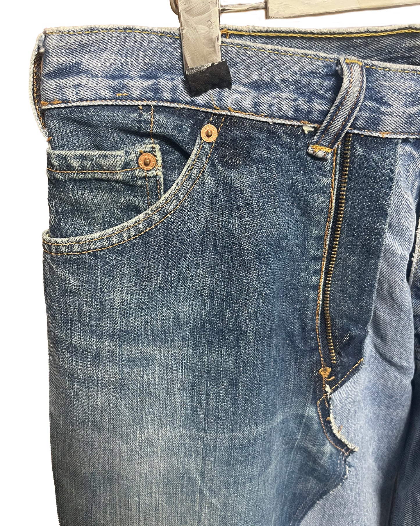 THAT IS+NOT DISTURN   DENIM ON TOP OF DENIM PANTS