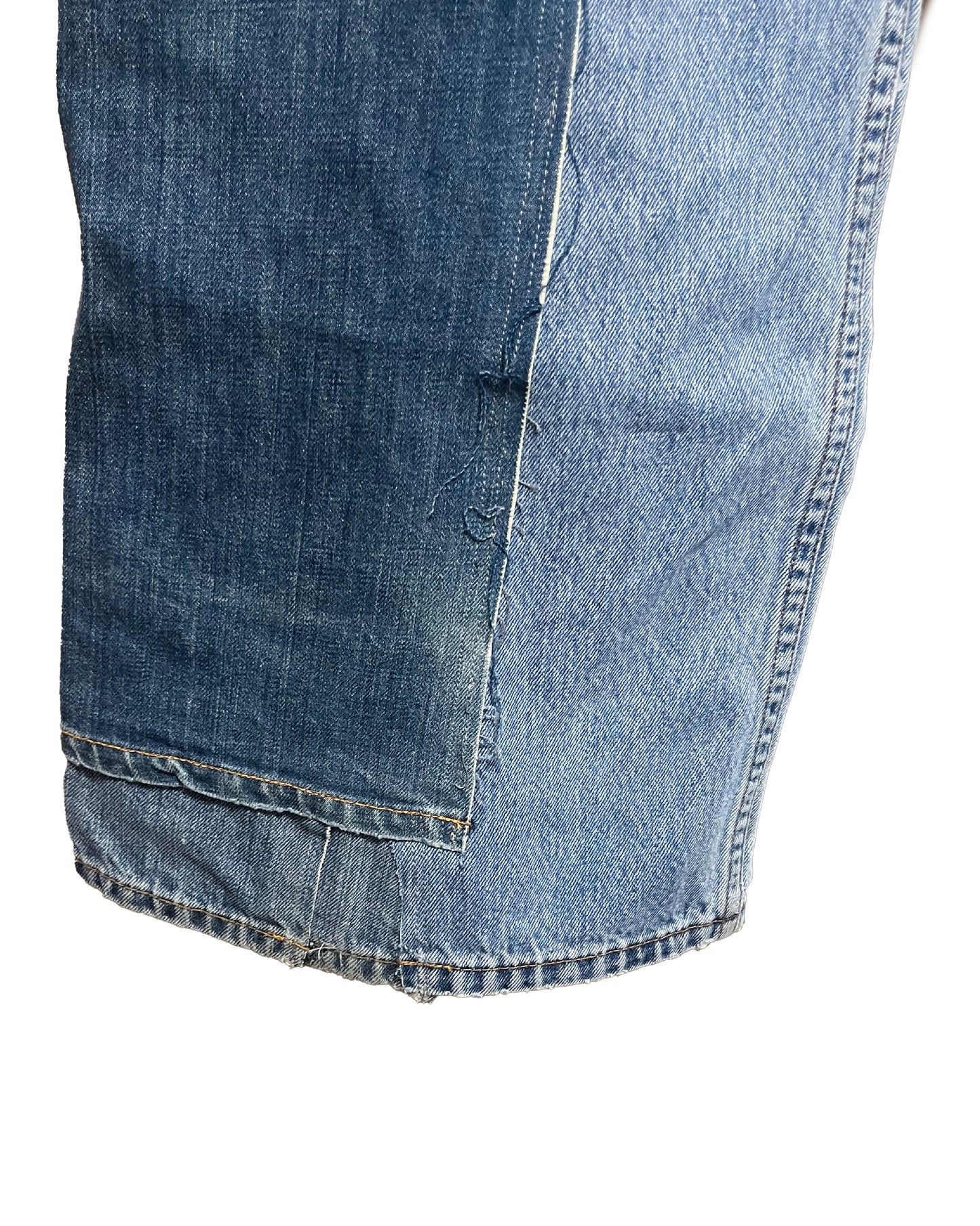 THAT IS+NOT DISTURN   DENIM ON TOP OF DENIM PANTS