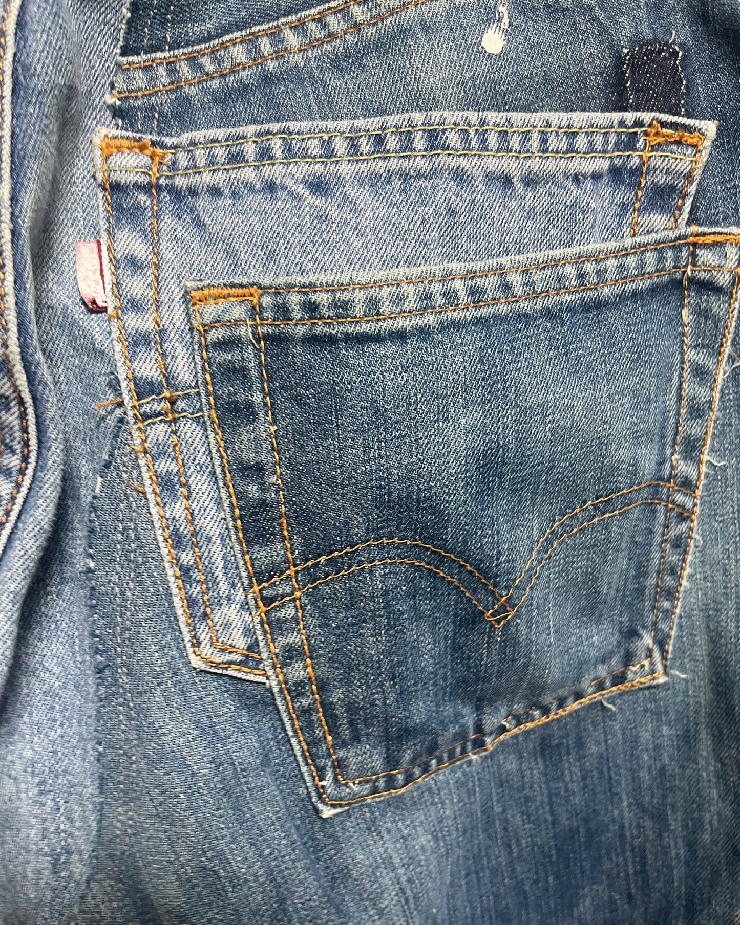 THAT IS+NOT DISTURN   DENIM ON TOP OF DENIM PANTS