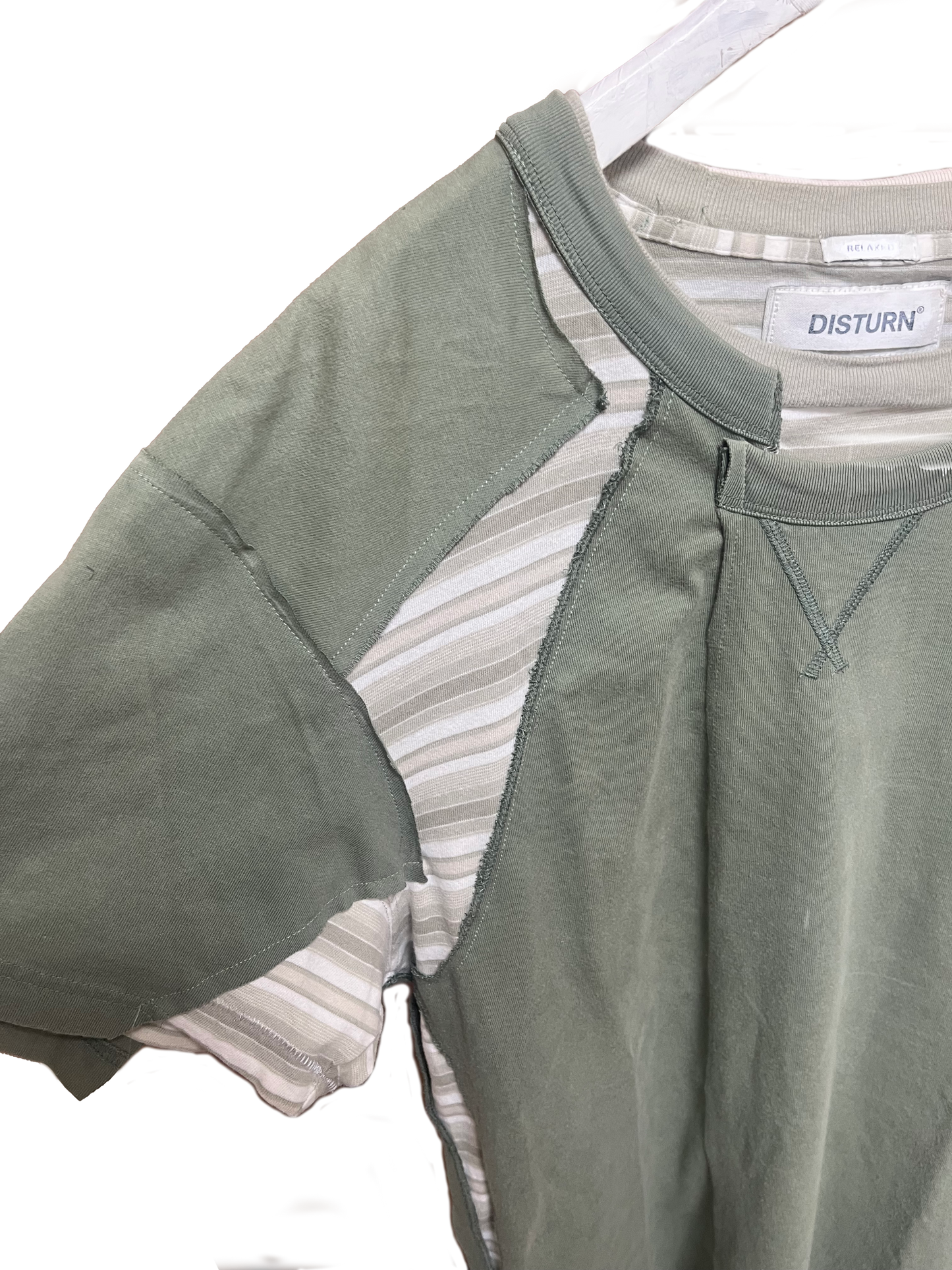 That is+not DISTURN   PATCHED BORDER S/S TEE