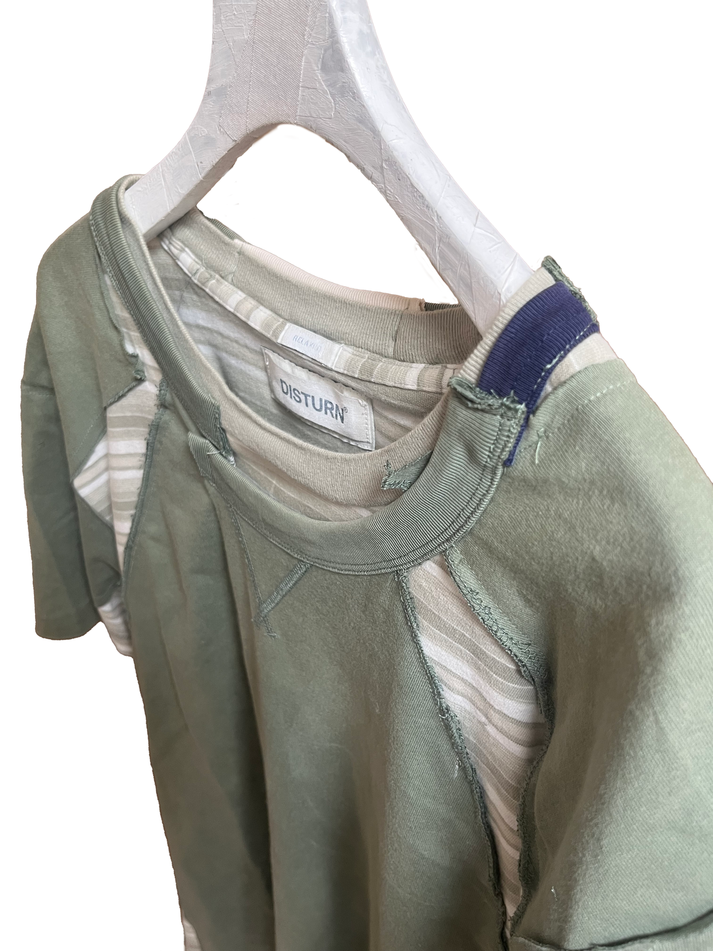That is+not DISTURN   PATCHED BORDER S/S TEE