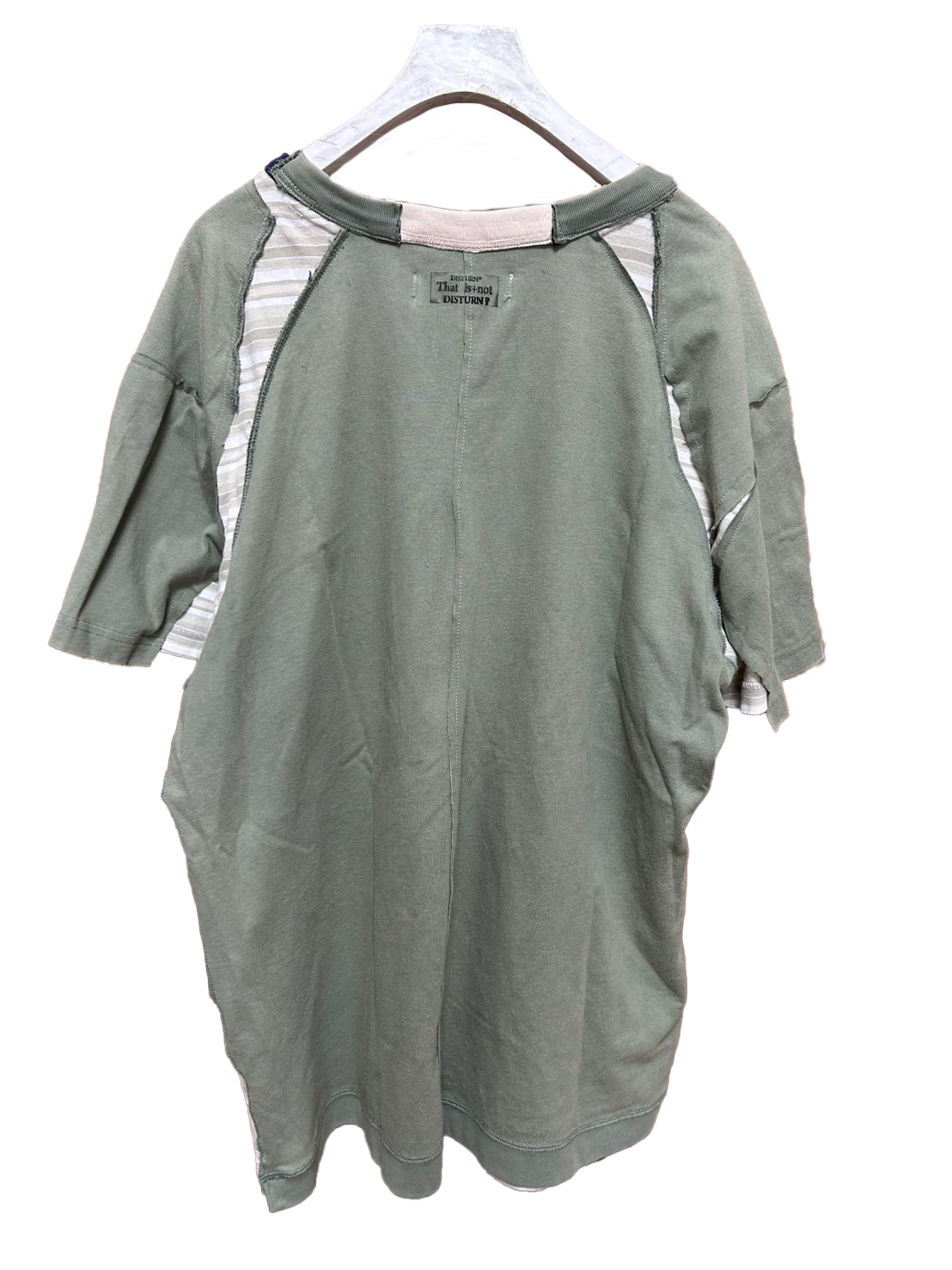 That is+not DISTURN   PATCHED BORDER S/S TEE