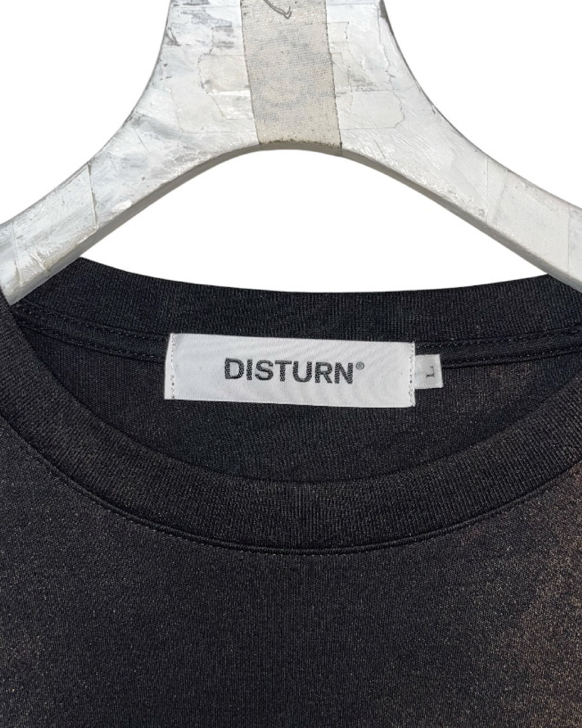 DISTURN  UNEVEN BLEACHING TAPING L/S TEE.