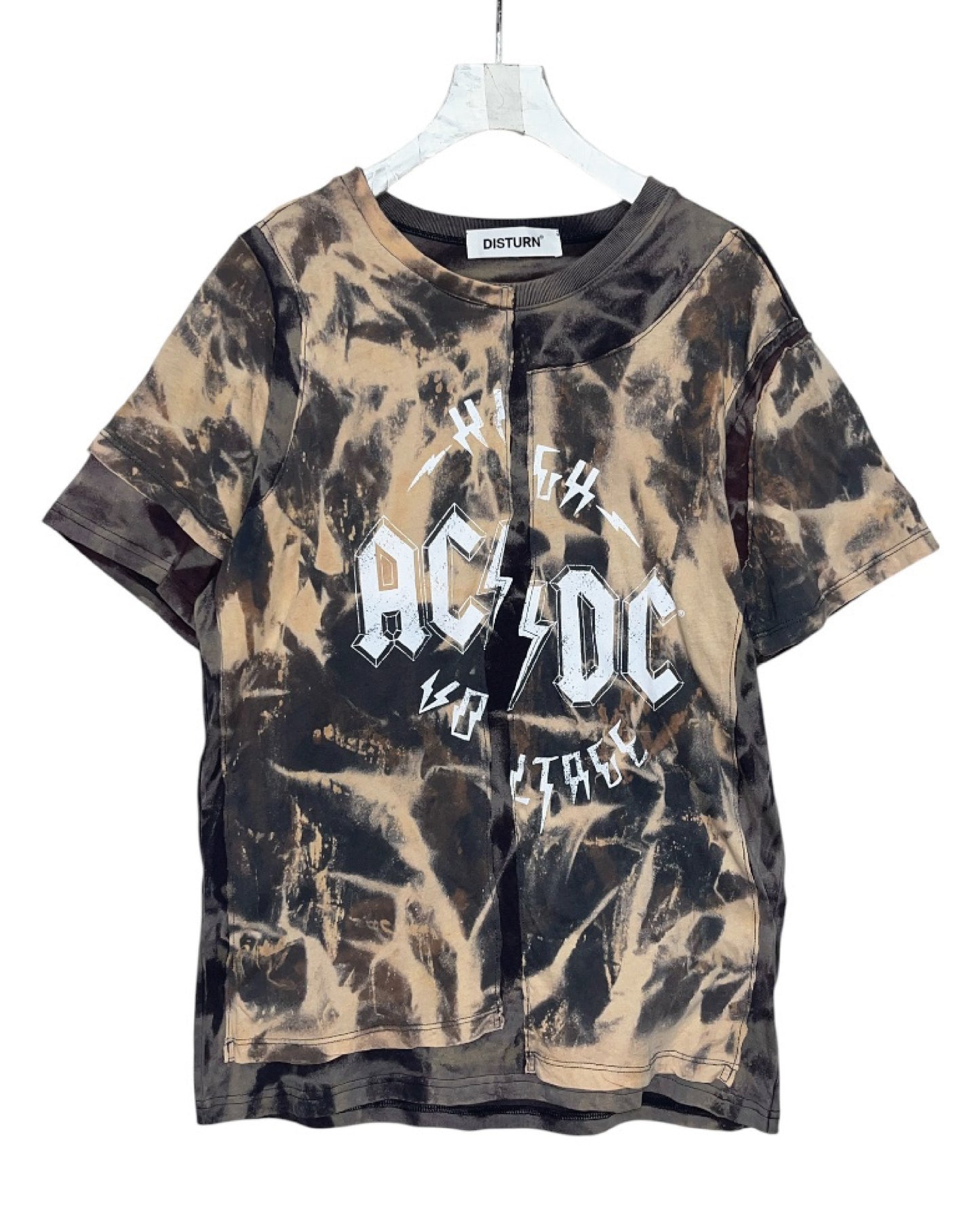 That is+not DISTURN   OVERSTITCHED DISCHARGE S/S TEE