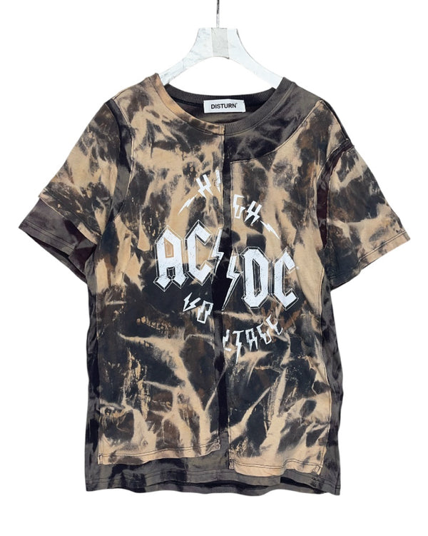That is+not DISTURN   OVERSTITCHED DISCHARGE S/S TEE