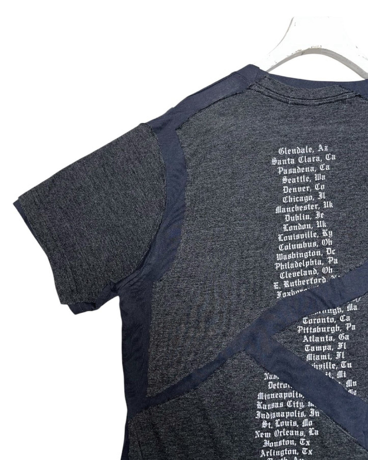 That is+not DISTURN   OVERSTITCHED  S/S TEE