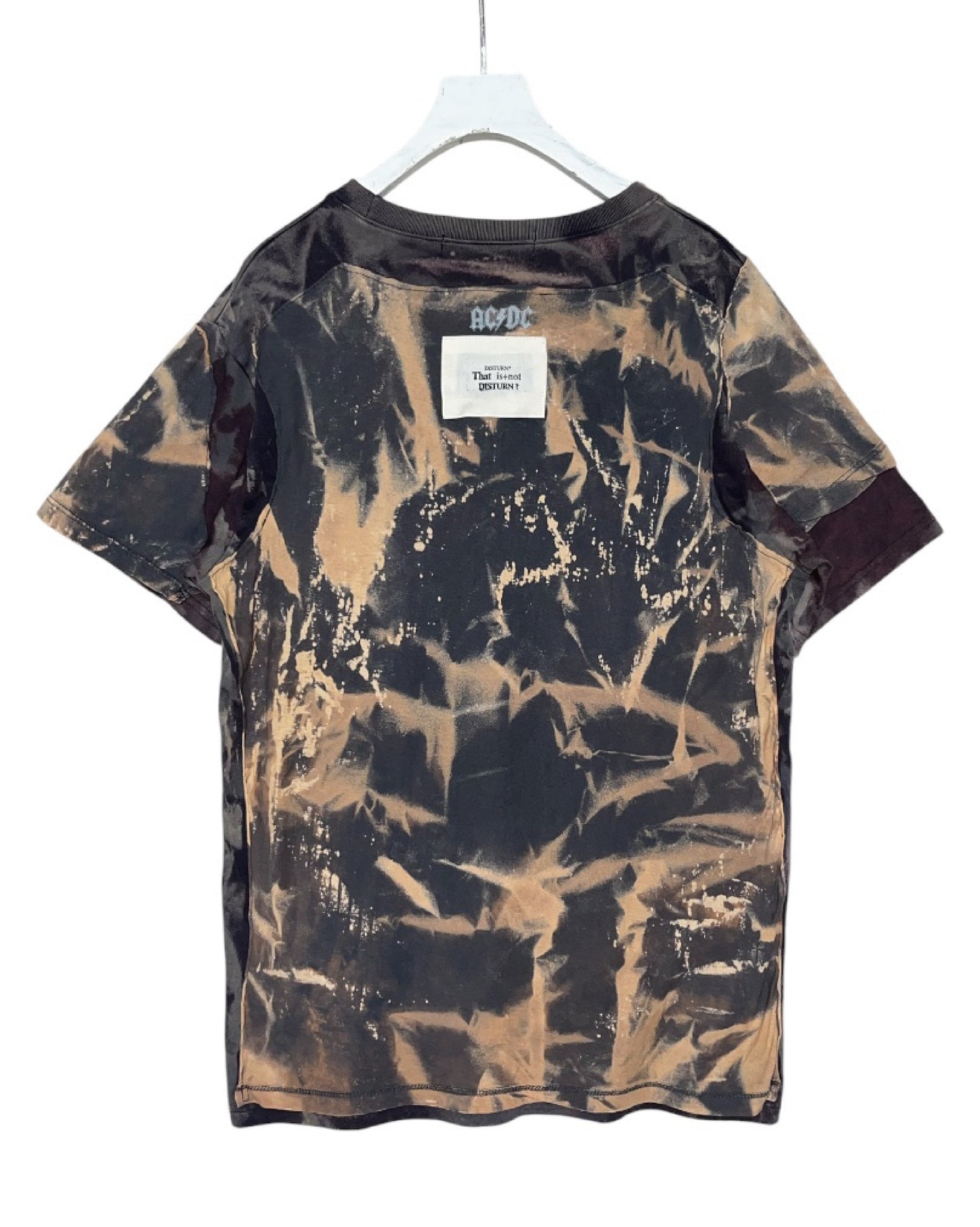 That is+not DISTURN   OVERSTITCHED DISCHARGE S/S TEE