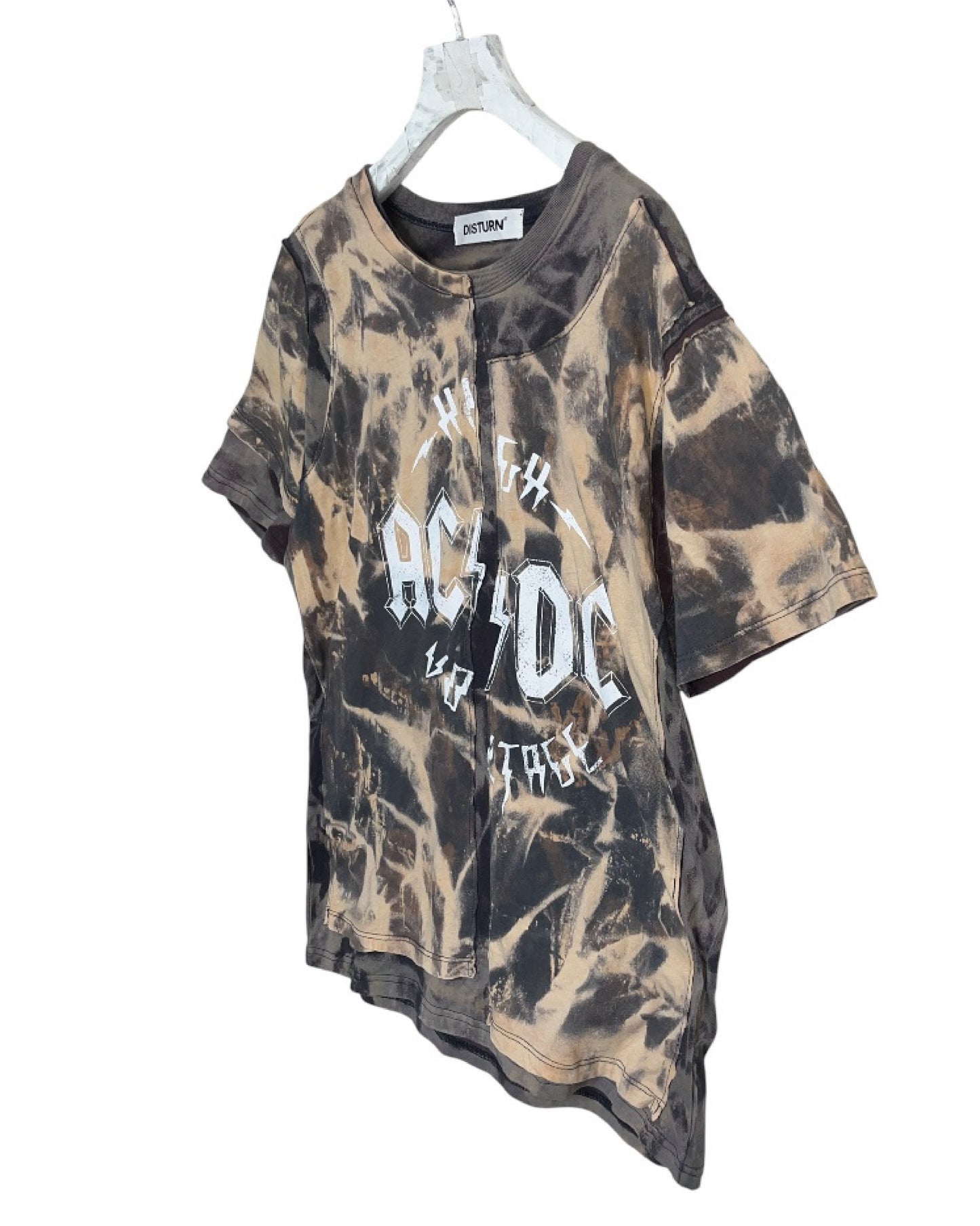 That is+not DISTURN   OVERSTITCHED DISCHARGE S/S TEE