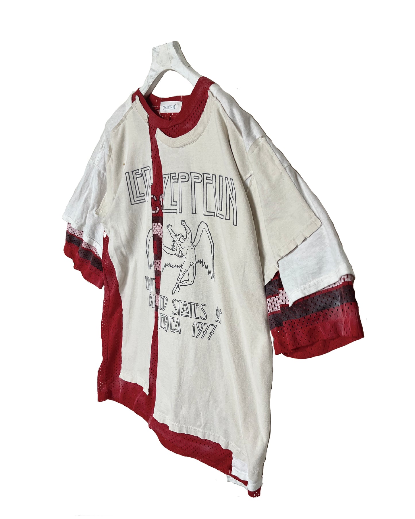 THAT IS+NOT DISTURN.  REMAKE MESH COMBI RED S/S TEE