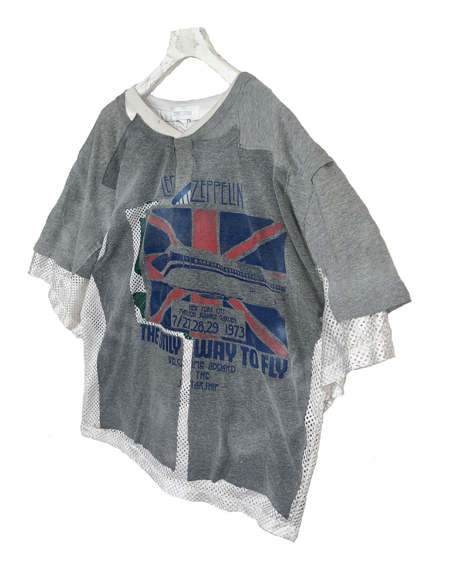 THAT IS+NOT DISTURN.  REMAKE MESH COMBI GRAY S/S TEE