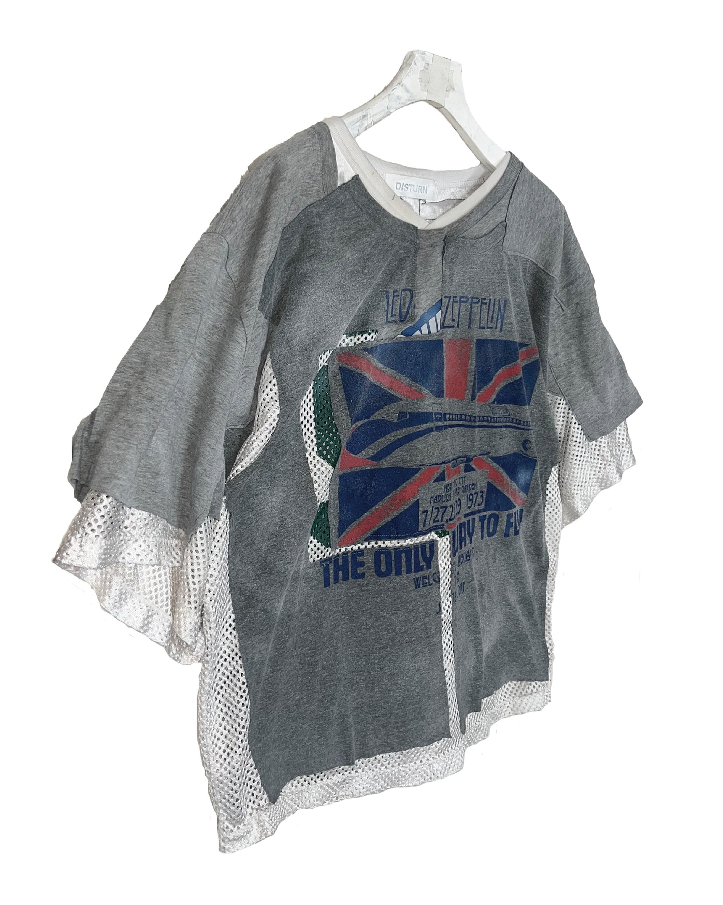 THAT IS+NOT DISTURN.  REMAKE MESH COMBI GRAY S/S TEE